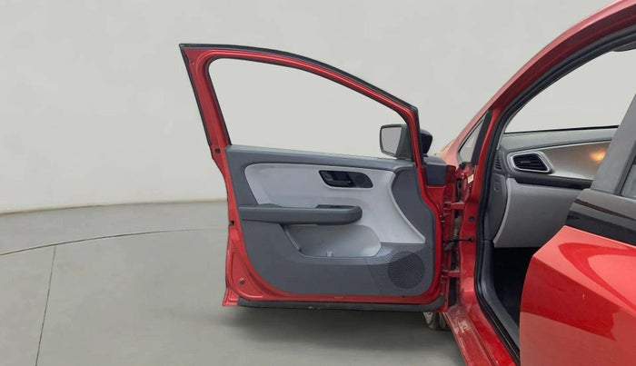 2020 Tata ALTROZ XT PETROL, Petrol, Manual, 7,610 km, LHS Front Door