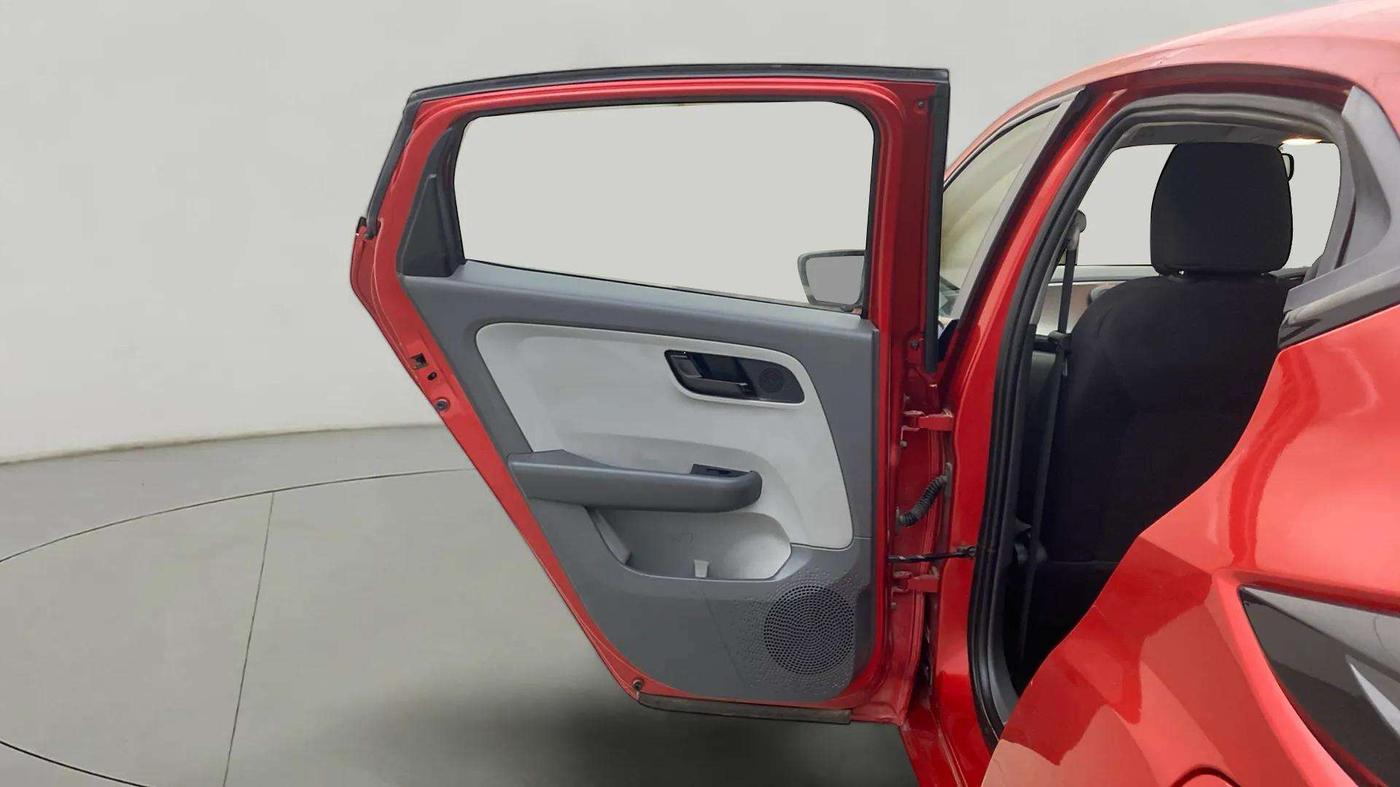 2020 Tata ALTROZ XT PETROL, Petrol, Manual, 7,610 km, LHS Rear Door