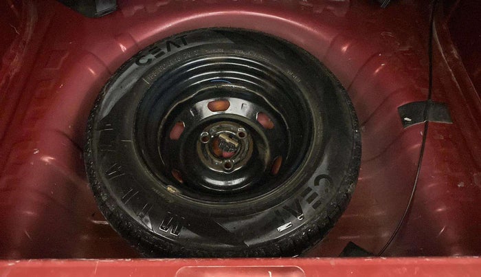 2017 Renault Kwid RXT 1.0 AMT (O), Petrol, Automatic, 21,580 km, Dicky (Boot door) - Tool missing