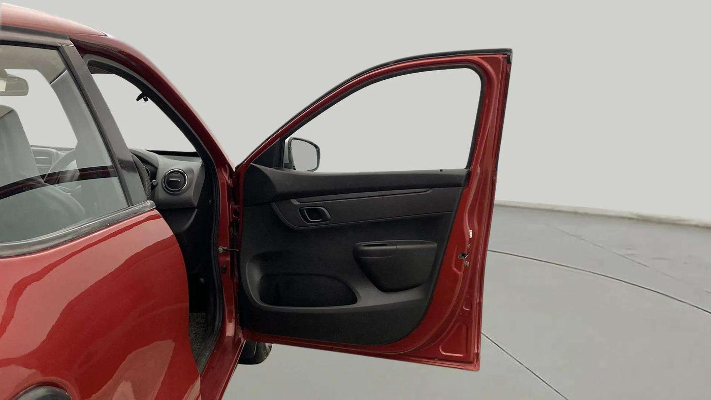 2017 Renault Kwid RXT 1.0 AMT (O), Petrol, Automatic, 21,749 km, RHS Front Door