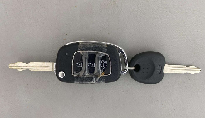 2020 Hyundai GRAND I10 NIOS SPORTZ AMT 1.2 KAPPA VTVT, Petrol, Automatic, 10,299 km, Key Close Up