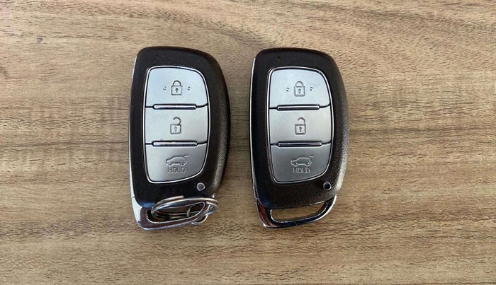2018 Hyundai Elite i20 ASTA 1.2 (O), Petrol, Manual, 35,369 km, Key Close Up