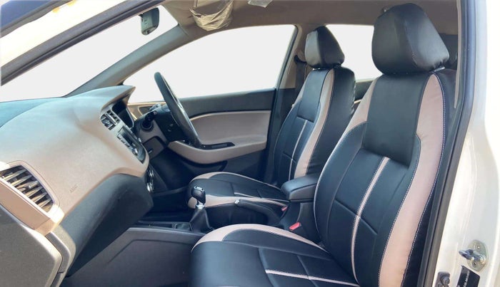 2018 Hyundai Elite i20 ASTA 1.2 (O), Petrol, Manual, 35,369 km, Right Side Front Door Cabin