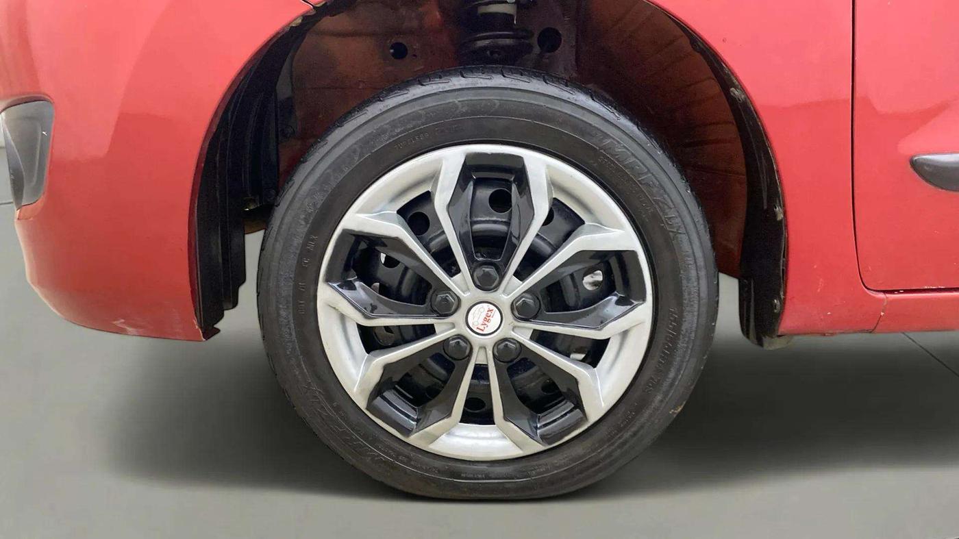 2013 Maruti Wagon R 1.0 VXI, Petrol, Manual, 80,880 km, Left Front Wheel