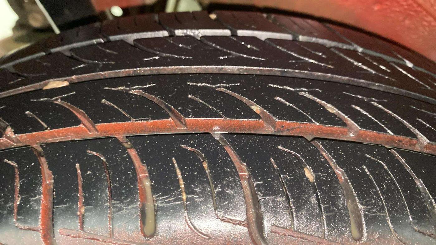 2013 Maruti Wagon R 1.0 VXI, Petrol, Manual, 80,880 km, Right Rear Tyre Tread