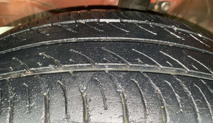 2013 Maruti Wagon R 1.0 VXI, Petrol, Manual, 80,880 km, Left Front Tyre Tread