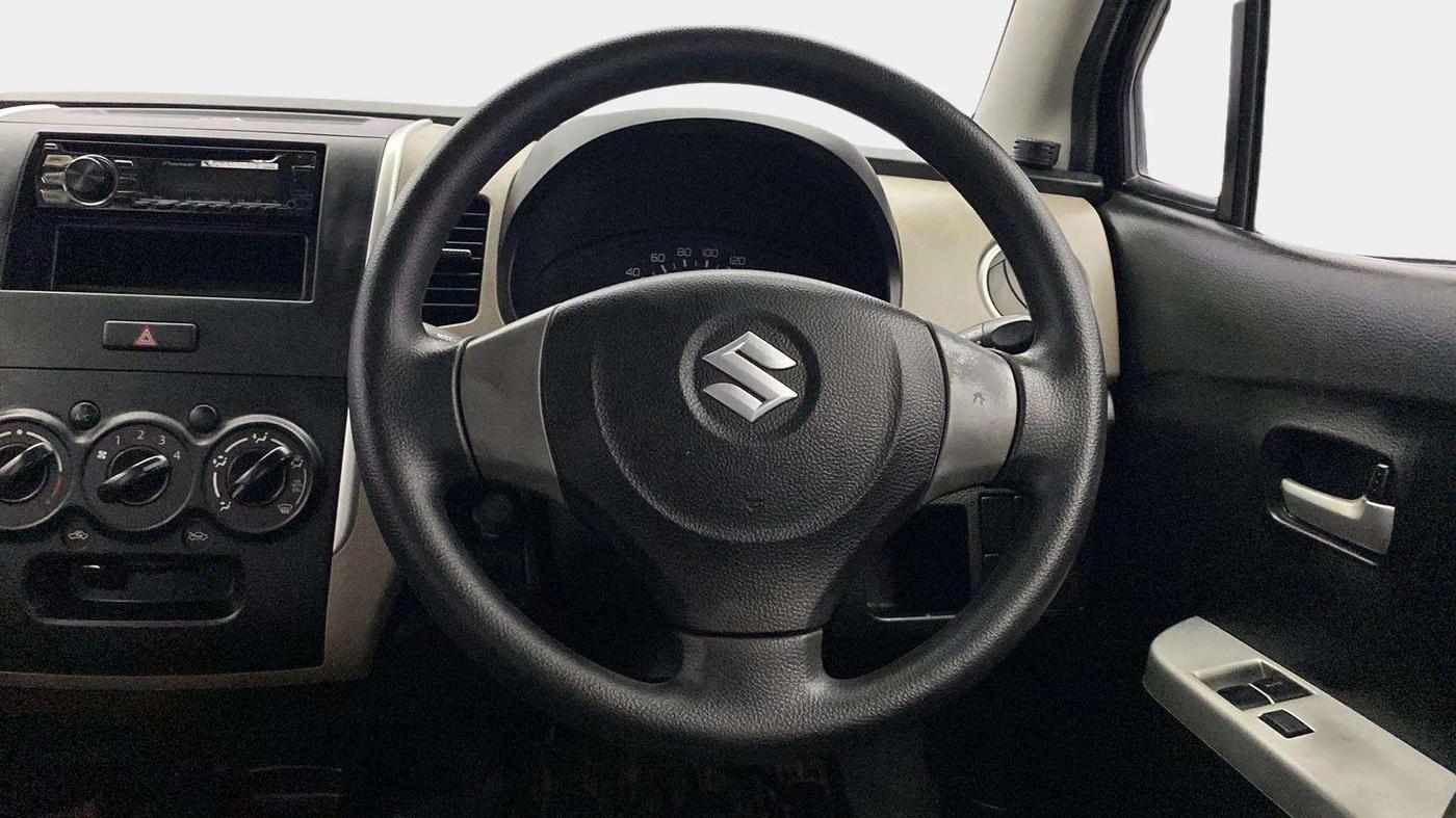2014 Maruti Wagon R 1.0 LXI, Petrol, Manual, 72,697 km, Steering Wheel Close Up