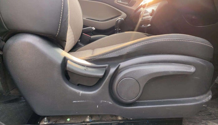 2017 Hyundai Elite i20 ASTA 1.2, Petrol, Manual, 72,946 km, Driver Side Adjustment Panel