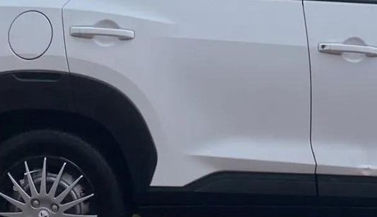 2021 Nissan MAGNITE XE, Petrol, Manual, 49,212 km, Right rear door - Minor scratches