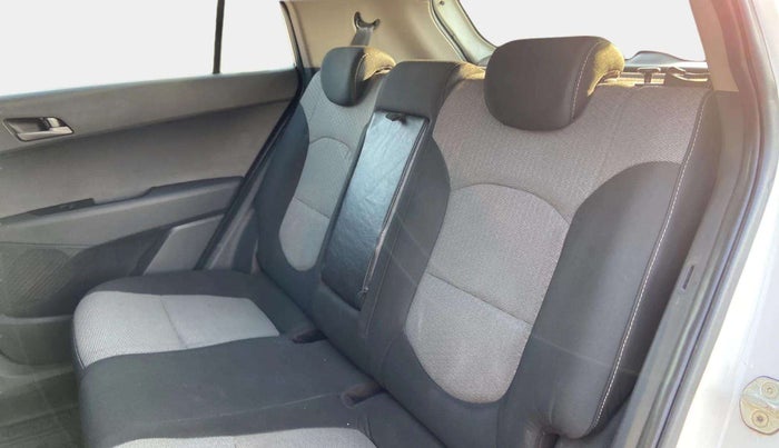 2017 Hyundai Creta SX PLUS 1.6 PETROL, Petrol, Manual, 97,599 km, Right Side Rear Door Cabin