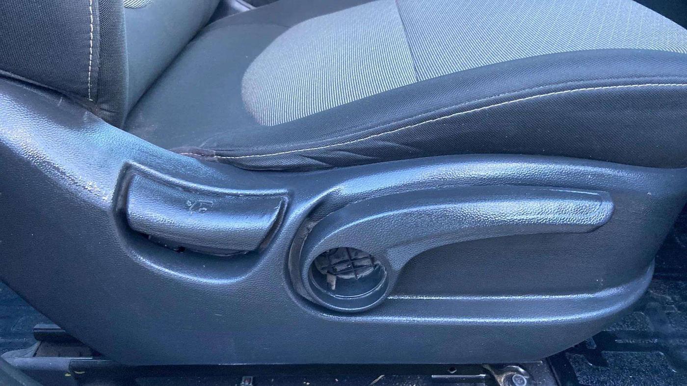 2017 Hyundai Creta SX PLUS 1.6 PETROL, Petrol, Manual, 97,976 km, Driver Side Adjustment Panel