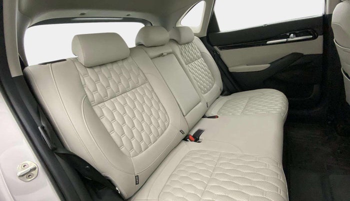 2022 KIA SELTOS HTX PETROL 1.5, Petrol, Manual, 10,414 km, Right Side Rear Door Cabin
