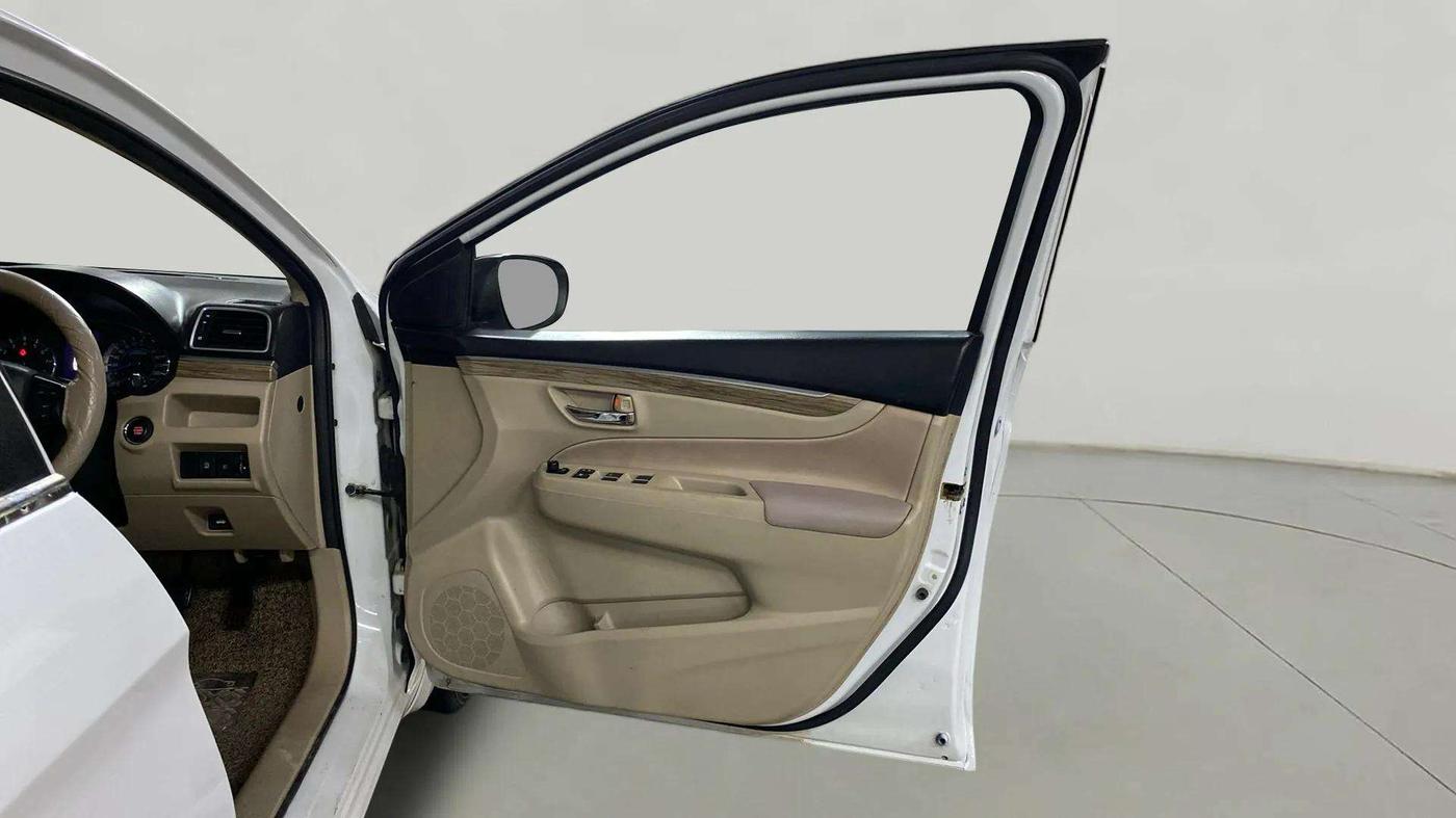 2021 Maruti Ciaz ZETA 1.5 SHVS MT PETROL, Petrol, Manual, 26,489 km, RHS Front Door