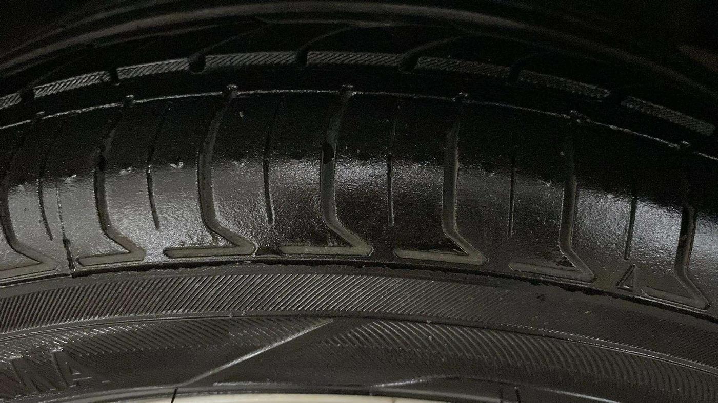 2021 Maruti Ciaz ZETA 1.5 SHVS MT PETROL, Petrol, Manual, 26,489 km, Left Rear Tyre Tread