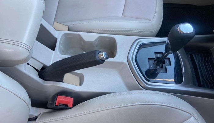 2021 Mahindra XUV300 W8 (O) 1.2 PETROL AMT, Petrol, Automatic, 46,022 km, Gear Lever