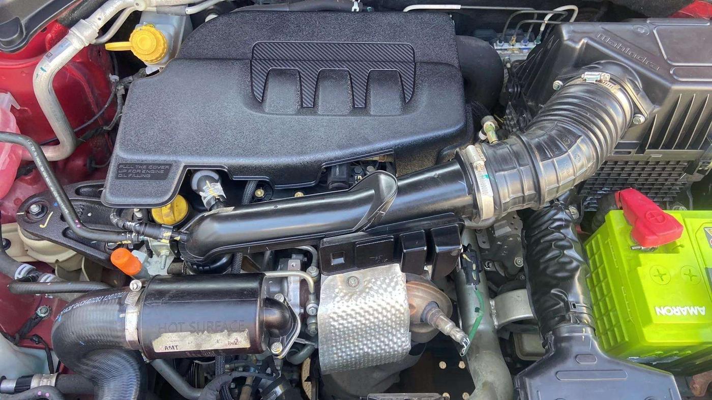 2021 Mahindra XUV300 W8 (O) 1.2 PETROL AMT, Petrol, Automatic, 46,022 km, Open Bonet