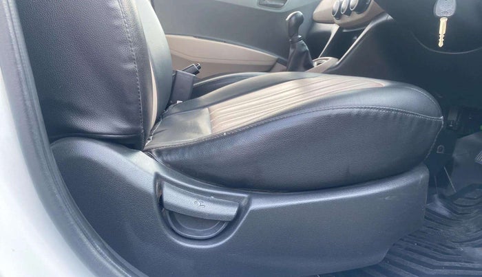 2019 Hyundai Grand i10 MAGNA 1.2 KAPPA VTVT, Petrol, Manual, 59,119 km, Driver Side Adjustment Panel