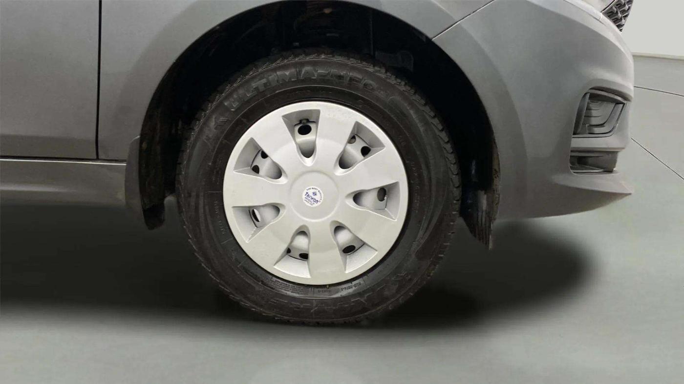 2024 Tata Tiago XE PETROL, Petrol, Manual, 13,036 km, Right Front Wheel