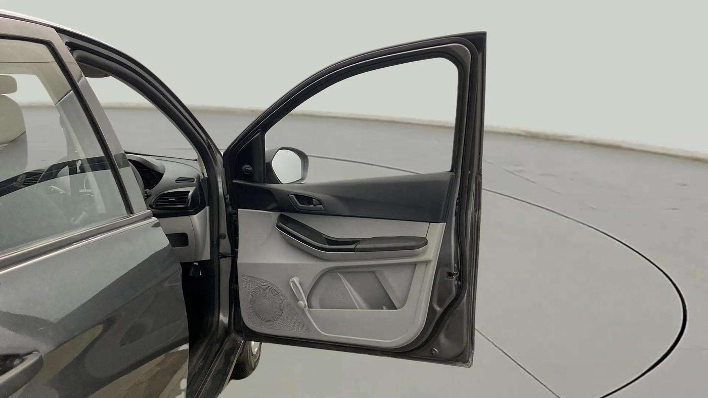 2024 Tata Tiago XE PETROL, Petrol, Manual, 13,036 km, RHS Front Door