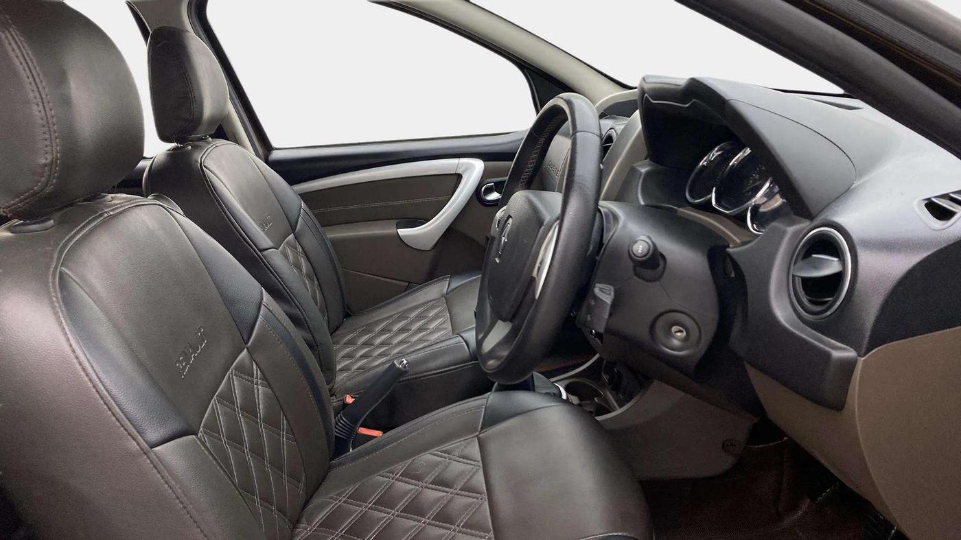 2018 Renault Duster 110 PS RXZ DIESEL, Diesel, Manual, 68,889 km, Right Side Front Door Cabin