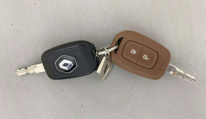 2018 Renault Duster 110 PS RXZ DIESEL, Diesel, Manual, 68,725 km, Key Close Up