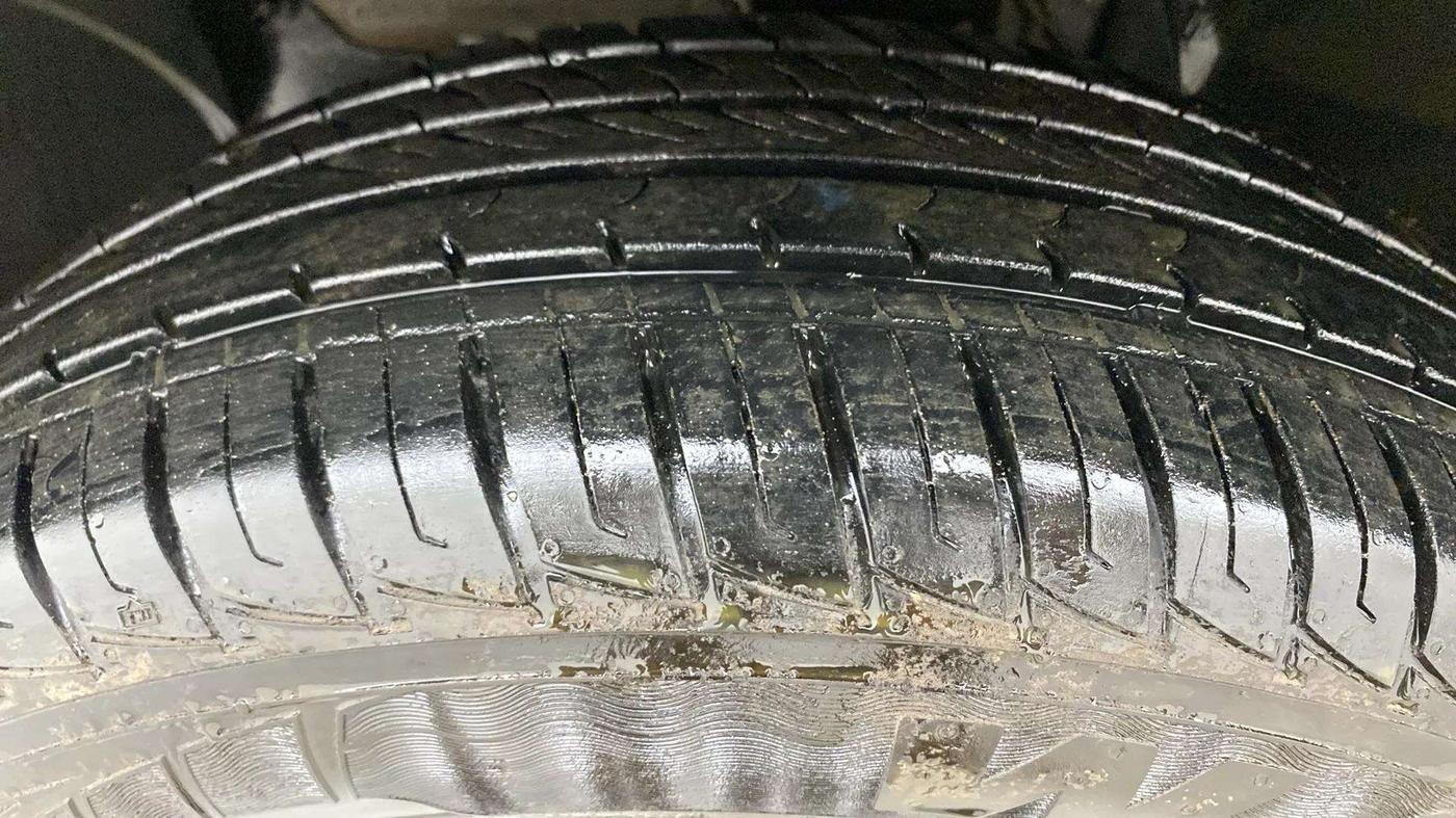 2018 Renault Duster 110 PS RXZ DIESEL, Diesel, Manual, 68,889 km, Left Front Tyre Tread