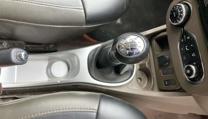 2018 Renault Duster 110 PS RXZ DIESEL, Diesel, Manual, 68,725 km, Gear Lever