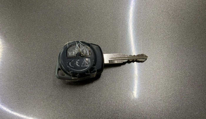 2018 Maruti Dzire VXI, Petrol, Manual, 74,353 km, Key Close Up