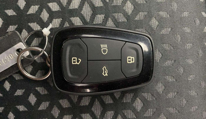 2018 Tata NEXON XZ PLUS DIESEL, Diesel, Manual, 74,471 km, Key Close Up