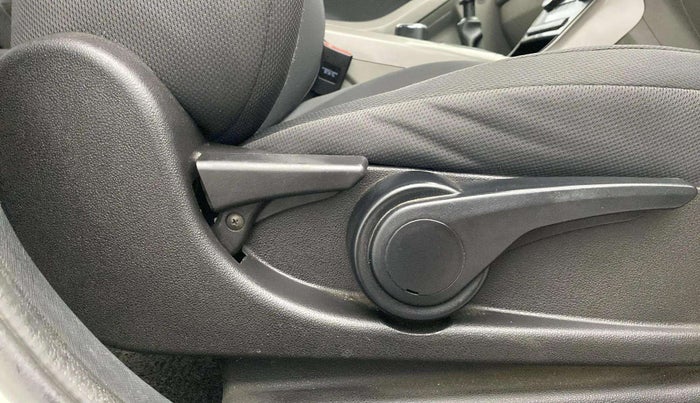 2018 Tata NEXON XZ PLUS DIESEL, Diesel, Manual, 74,471 km, Driver Side Adjustment Panel