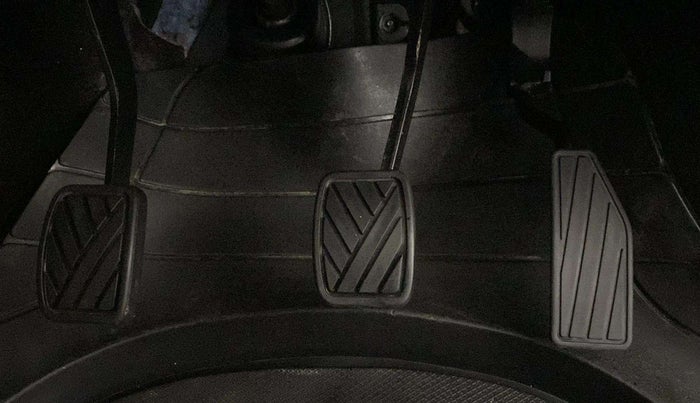 2022 Maruti IGNIS DELTA 1.2, Petrol, Manual, 7,343 km, Pedals