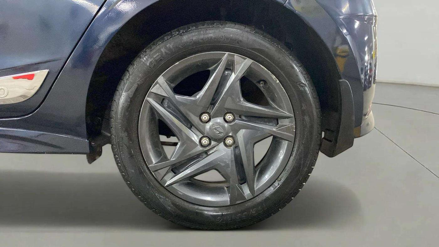 2021 Hyundai NEW I20 SPORTZ 1.2 AT, Petrol, Automatic, 29,207 km, Left Rear Wheel