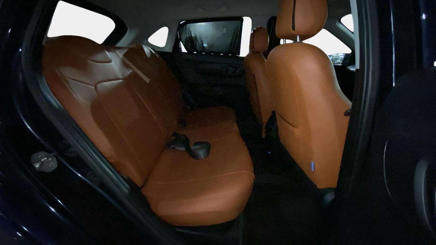 2021 Hyundai NEW I20 SPORTZ 1.2 AT, Petrol, Automatic, 29,207 km, Right Side Rear Door Cabin