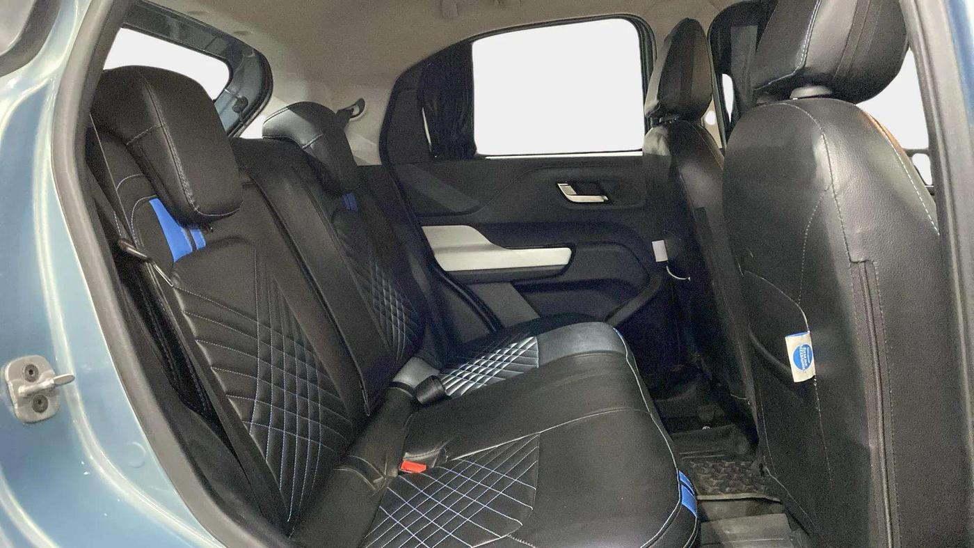 2021 Tata PUNCH CREATIVE  1.2 RTN DUAL TONE, Petrol, Manual, 18,913 km, Right Side Rear Door Cabin