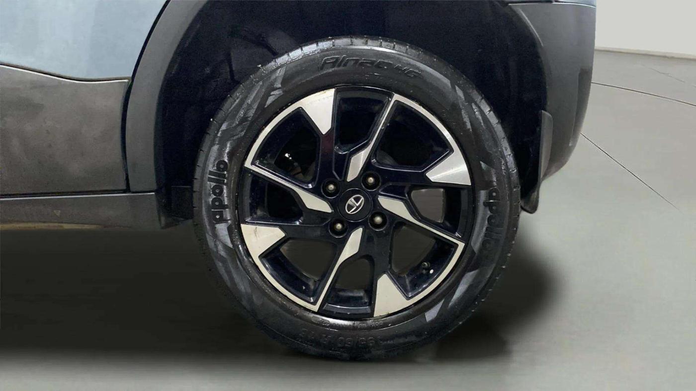 2021 Tata PUNCH CREATIVE  1.2 RTN DUAL TONE, Petrol, Manual, 18,913 km, Left Rear Wheel