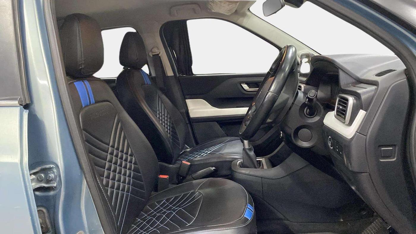 2021 Tata PUNCH CREATIVE  1.2 RTN DUAL TONE, Petrol, Manual, 18,913 km, Right Side Front Door Cabin