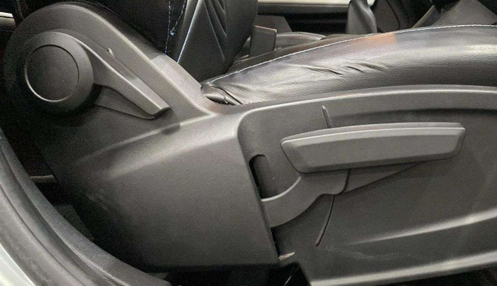 2021 Tata PUNCH CREATIVE  1.2 RTN DUAL TONE, Petrol, Manual, 18,738 km, Driver Side Adjustment Panel