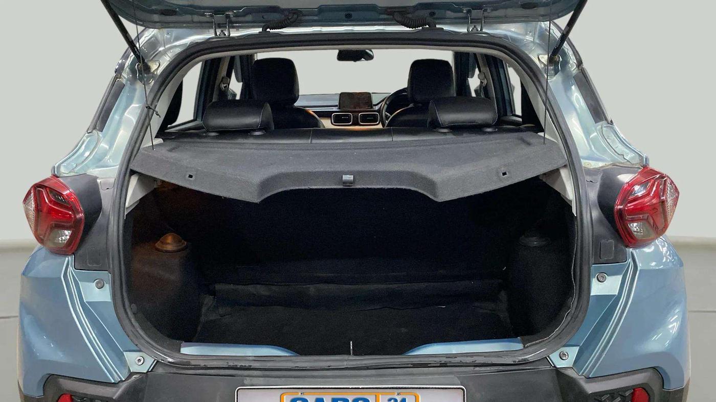 2021 Tata PUNCH CREATIVE  1.2 RTN DUAL TONE, Petrol, Manual, 18,913 km, Boot Inside