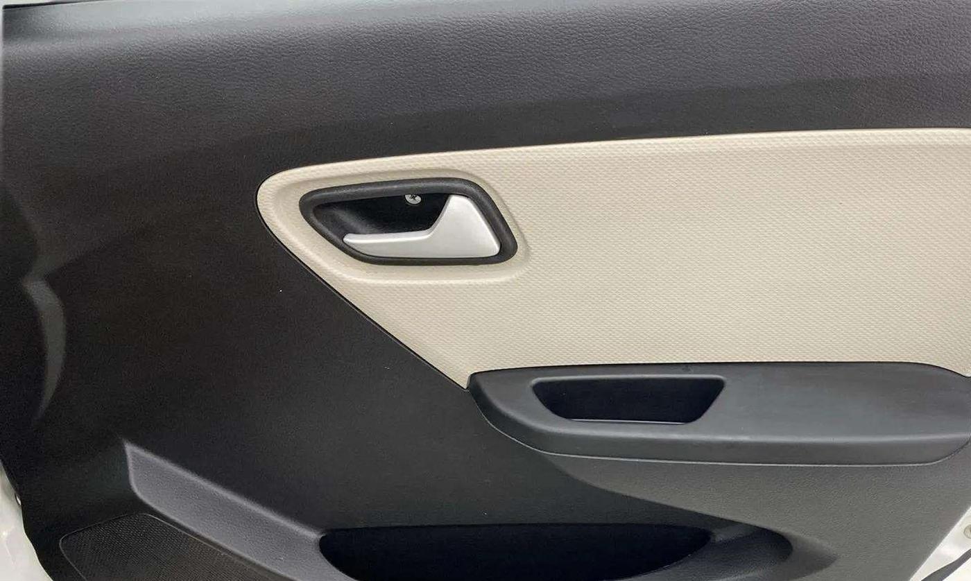 2022 Maruti Alto LXI O, Petrol, Manual, 19,552 km, Driver Side Door Panels Control