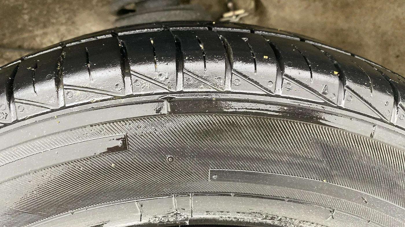 2022 Maruti Alto LXI O, Petrol, Manual, 19,552 km, Left Front Tyre Tread