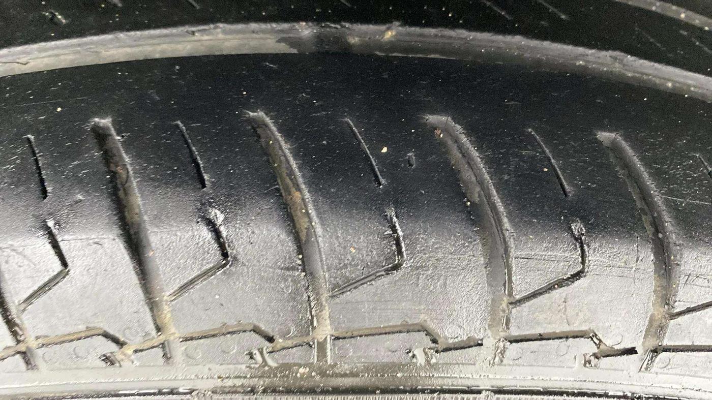 2022 Maruti Dzire VXI CNG, CNG, Manual, 59,199 km, Left Rear Tyre Tread