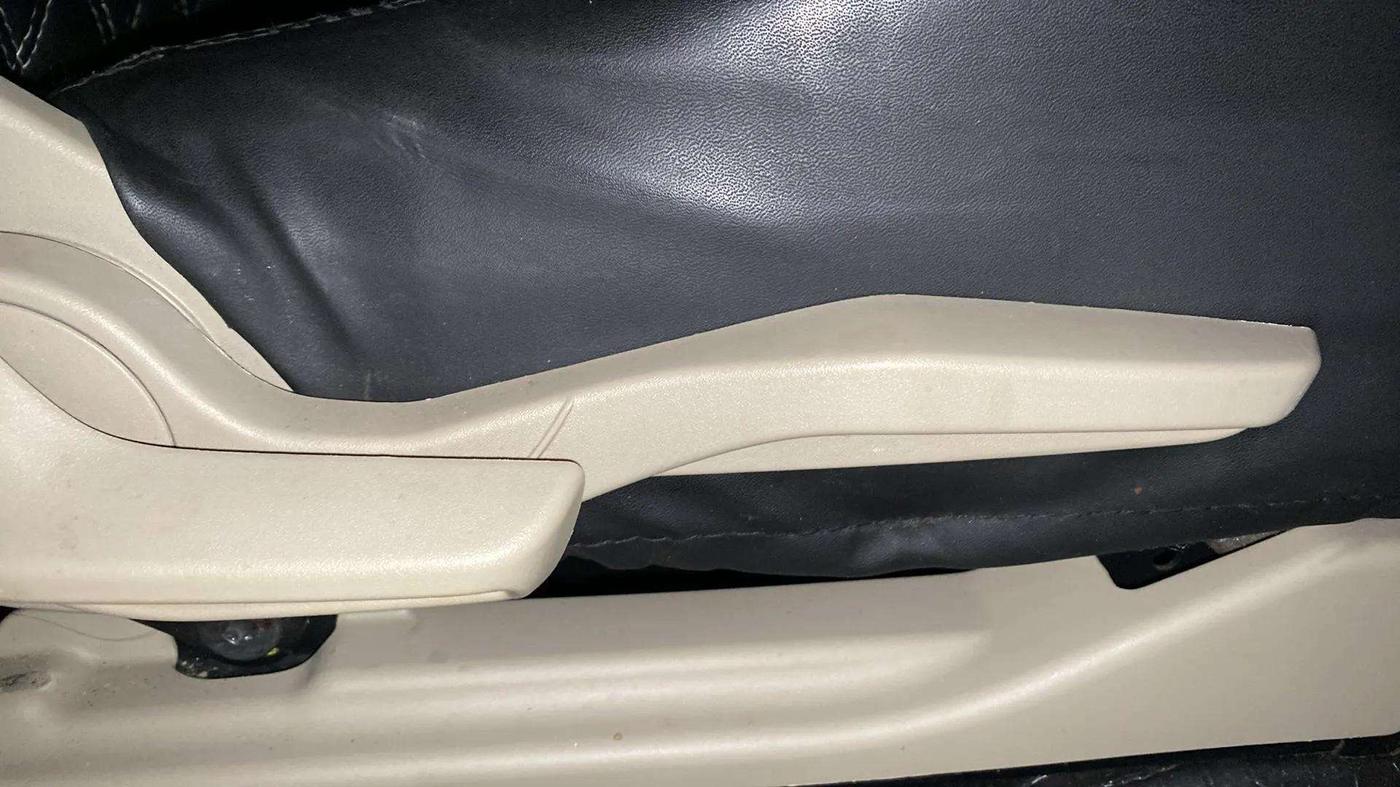 2022 Maruti Dzire VXI CNG, CNG, Manual, 59,199 km, Driver Side Adjustment Panel
