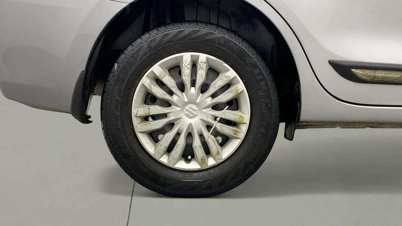 2022 Maruti Dzire VXI CNG, CNG, Manual, 59,199 km, Right Rear Wheel