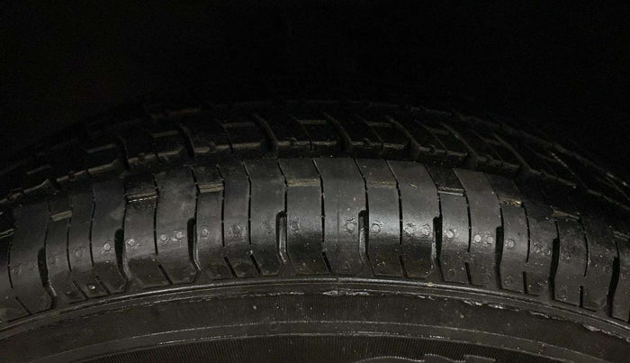 2018 Maruti Wagon R 1.0 LXI CNG, CNG, Manual, 22,541 km, Left Front Tyre Tread