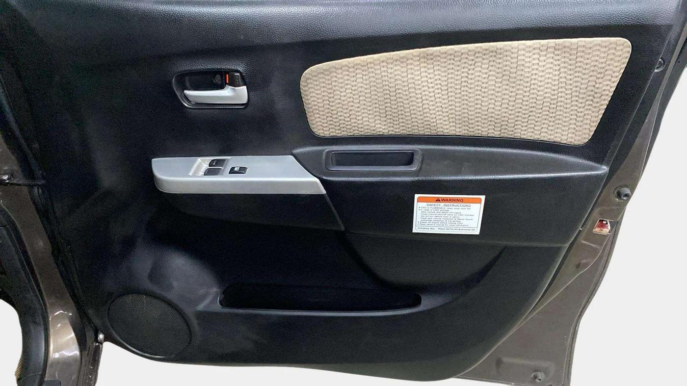 2018 Maruti Wagon R 1.0 LXI CNG, CNG, Manual, 22,833 km, Driver Side Door Panels Control