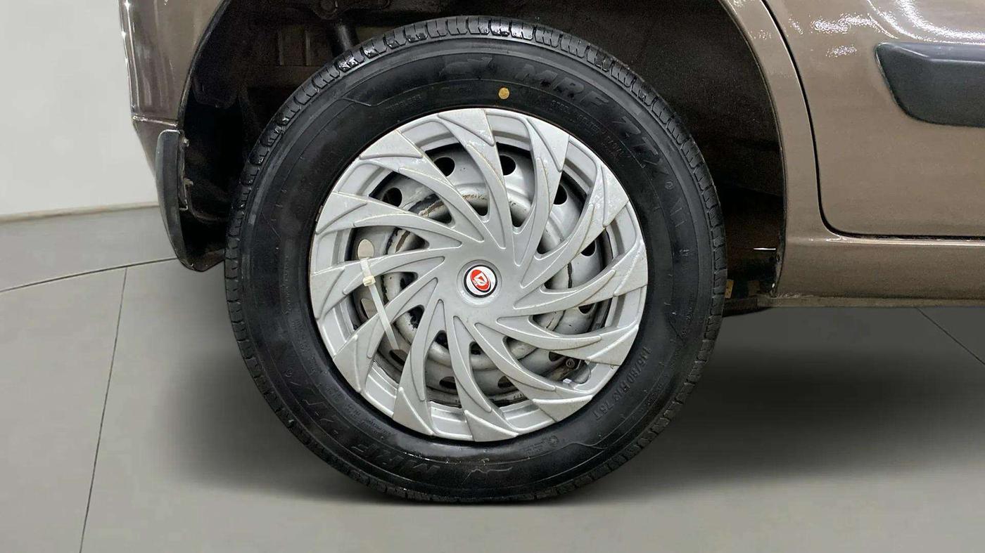 2018 Maruti Wagon R 1.0 LXI CNG, CNG, Manual, 22,833 km, Right Rear Wheel