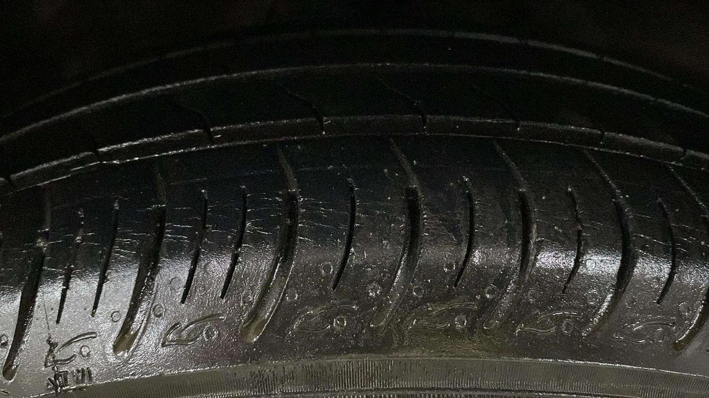 2022 Maruti Baleno DELTA PETROL 1.2, Petrol, Manual, 14,382 km, Right Front Tyre Tread