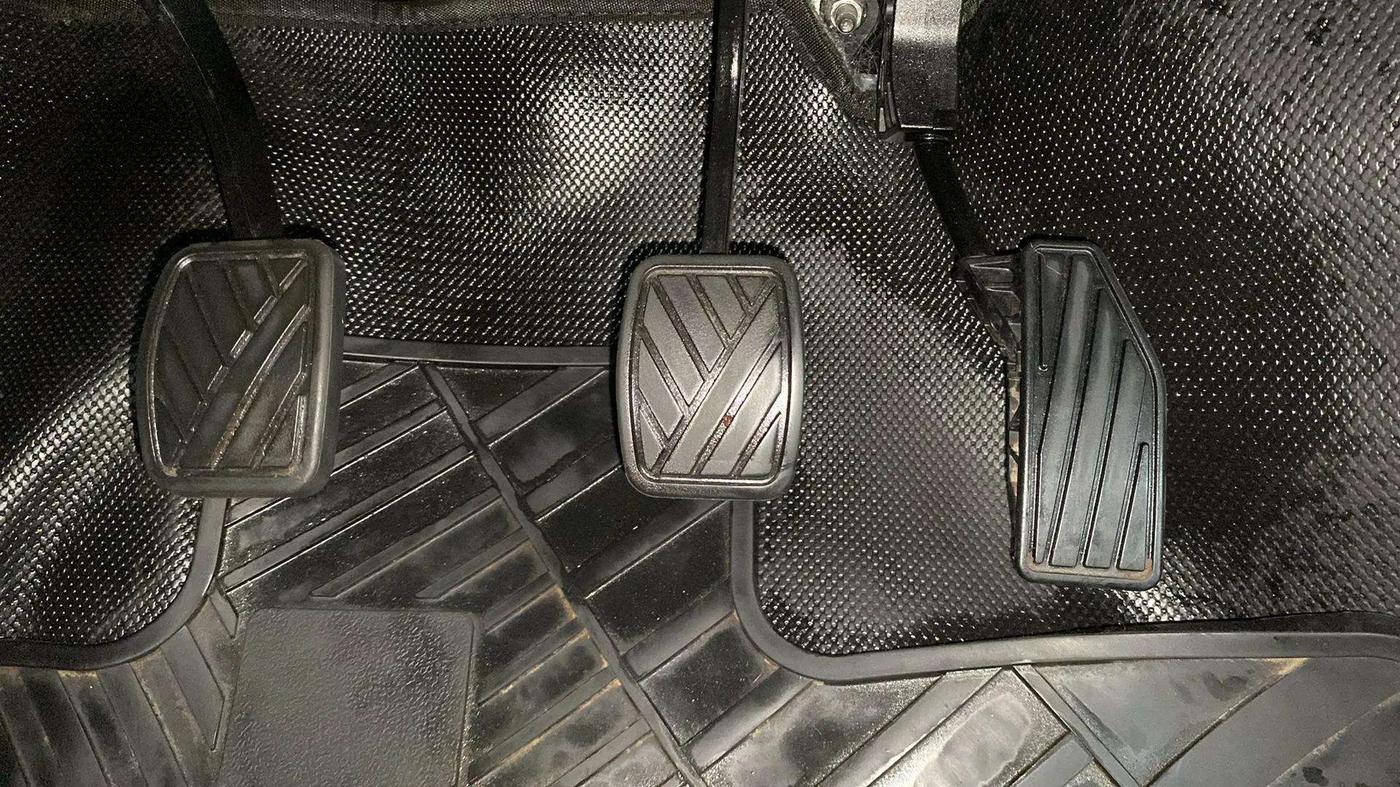 2022 Maruti Baleno DELTA PETROL 1.2, Petrol, Manual, 14,382 km, Pedals