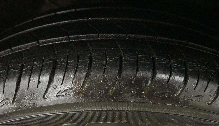 2022 Maruti Baleno DELTA PETROL 1.2, Petrol, Manual, 14,382 km, Left Front Tyre Tread