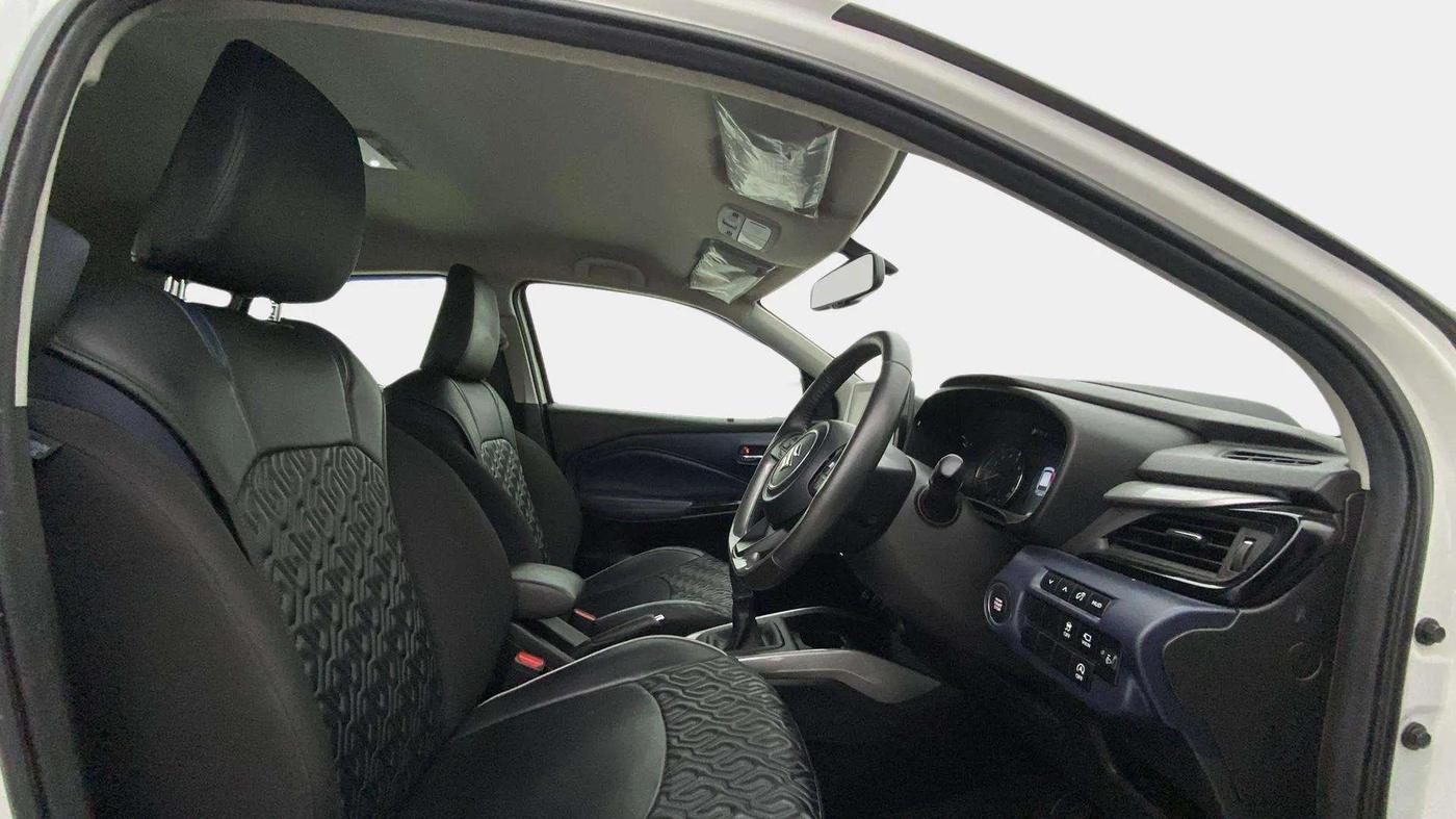 2022 Maruti Baleno ALPHA PETROL 1.2, Petrol, Manual, 15,411 km, Right Side Front Door Cabin
